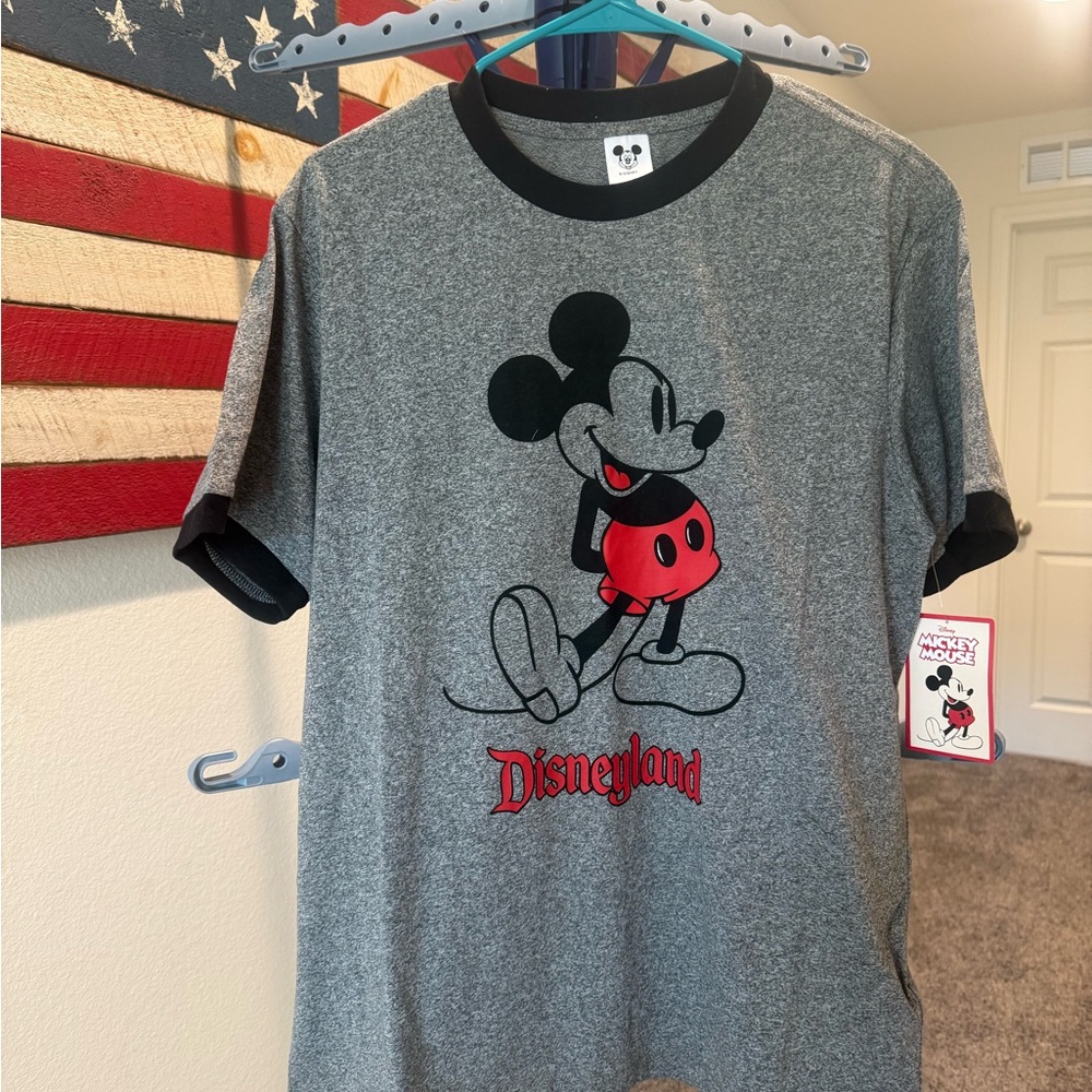 NWT Disney Parks Gray Mickey Mouse Disneyland T-Shirt Size Medium